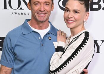 Hugh Jackman and Sutton Foster Have Steamy Makeout Session
